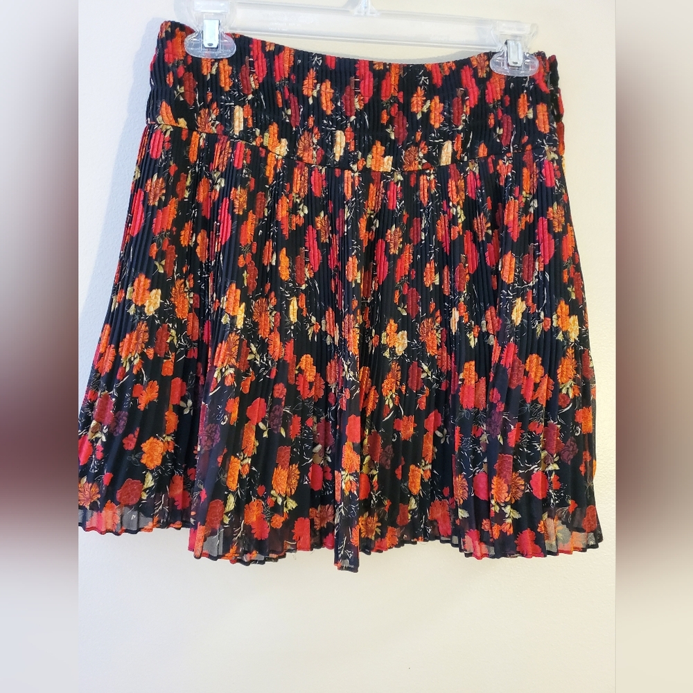 Guess Floral Pleated Skirt - Black and Orange Womens Size 2
